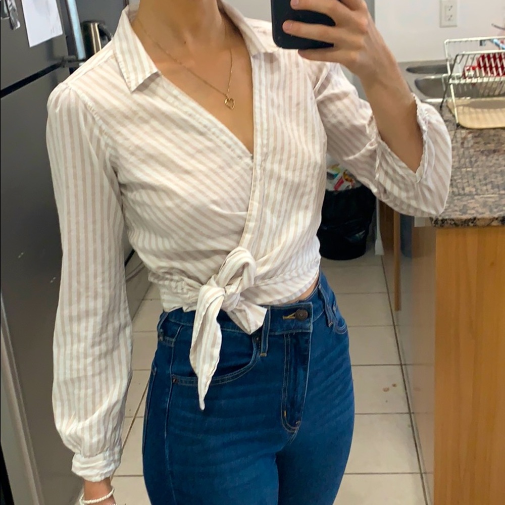 *2 for $20- Abercrombie & Fitch striped tie blouse